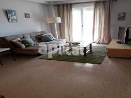 Piso, 93.00 m², cerca de bus y tren, seminuevo