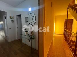 Piso, 102.00 m², cerca de bus y tren