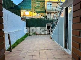 Piso, 150.00 m², cerca de bus y tren, seminuevo