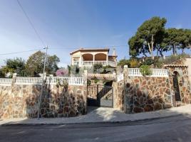 Houses (villa / tower), 280.00 m², almost new