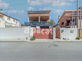 Houses (detached house), 307.00 m², near bus and train, almost new