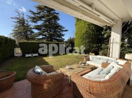 Houses (detached house), 328.00 m², near bus and train