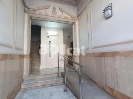 Piso, 122.00 m², cerca de bus y tren