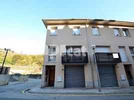 Houses (terraced house), 156.00 m², near bus and train, Calle del Puigmal, 18