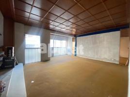 Flat, 130.00 m², near bus and train