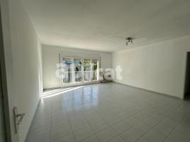 Attic, 199.00 m², near bus and train