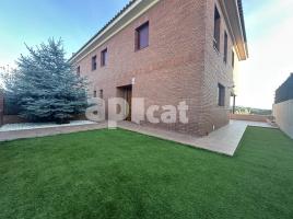 Alquiler Casa (unifamiliar adosada), 235.00 m², seminuevo