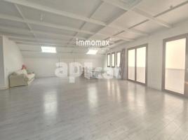 Local comercial, 686 m², Zona