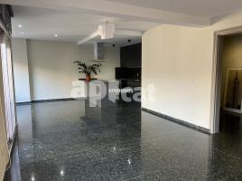 Pis, 133.00 m², حافلة قرب والقطار