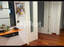 Piso, 73.00 m², cerca de bus y tren, seminuevo, Calle de les Escoles