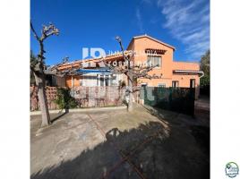 Houses (terraced house), 230 m², Zona