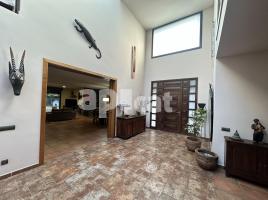 Casa (chalet / torre), 450.00 m², seminuevo, Calle Calle de Sant Fruitós