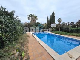 Houses (villa / tower), 256.00 m²