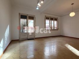 Flat, 123.00 m², close to bus and metro