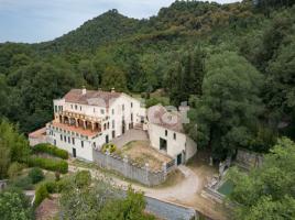  (casa rural), 2200.00 m², in der Nähe von Bus und Bahn