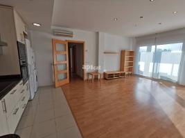 Pis, 87.00 m², fast neu