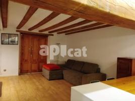 Flat, 126.00 m², close to bus and metro