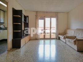 Piso, 105.00 m², cerca de bus y tren