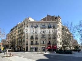 Flat, 157.00 m², near bus and train, Calle de la Diputació, 314