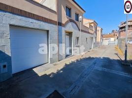 Houses (terraced house), 324.00 m², almost new