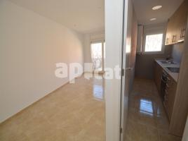 Flat, 58.00 m², near bus and train, new