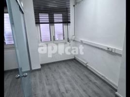 Mieten , 40.00 m², in der Nähe von Bus und Bahn, Calle del Rosselló, 108