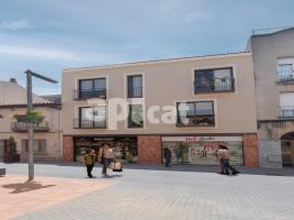 Pis, 5070.00 m², prop de bus i tren, nou, BEGUES CENTRE