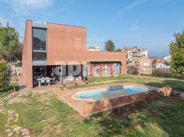 Houses (detached house), 326 m², almost new, Zona