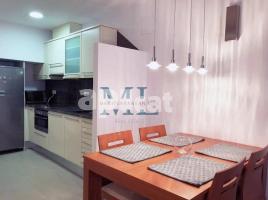 Duplex, 72.00 m², near bus and train, almost new, Calle de Sant Pere