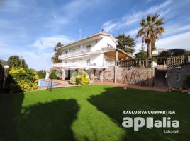 Houses (villa / tower), 357.00 m², Calle Xiprers