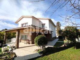 Houses (villa / tower), 357.00 m², Calle Xiprers