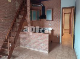 Duplex, 91.00 m², near bus and train, CENTRE