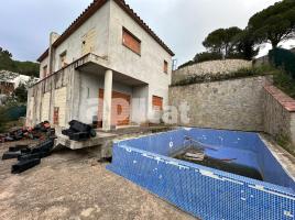 Houses (villa / tower), 233.00 m², Calle del Verdum