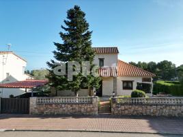 Houses (villa / tower), 260.00 m²