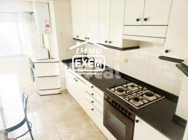 Piso, 99.00 m², cerca de bus y tren