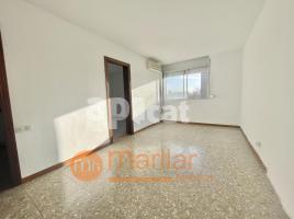 Flat, 60.00 m², close to bus and metro