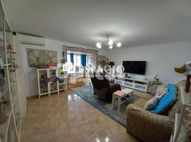 Flat, 90.00 m², near bus and train