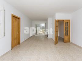  (unifamiliar aïllada), 176.00 m², fast neu, Calle Castell Dosrius