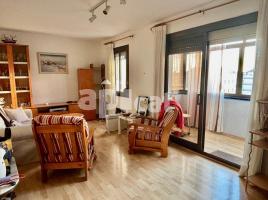 Flat, 63.00 m², near bus and train