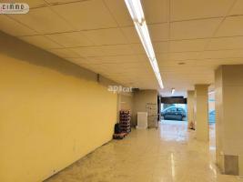 в аренду в Коммерческая недвижимость, 200.00 m²