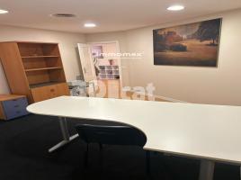 租 , 93 m², Zona