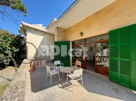 (unifamiliar aïllada), 166.00 m², حافلة قرب والقطار