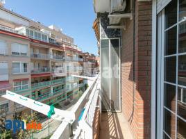 Piso, 65.00 m², cerca de bus y tren