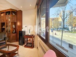 Pis, 100.00 m², 附近的公共汽車和火車, Fabra i Puig - Hipercor