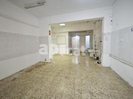 Business premises, 120.00 m², close to bus and metro, Calle SALINAS, 10