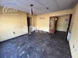Pis, 97.00 m², prop de bus i tren