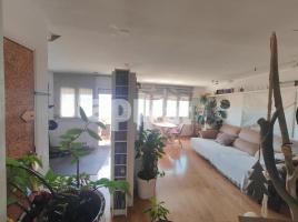Pis, 107.00 m², près de bus et de train