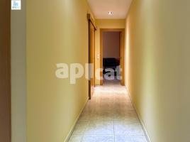 For rent flat, 82.00 m², near bus and train, almost new