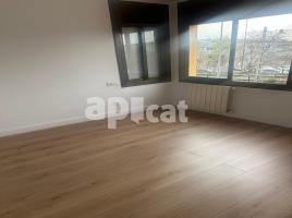 Piso, 86.00 m², cerca de bus y tren