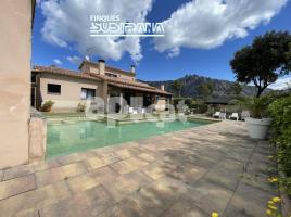 Casa (unifamiliar aislada), 306.00 m², cerca de bus y tren, seminuevo